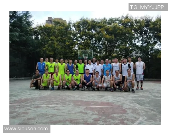 广州篮球队的比赛经验揭秘：从战术到团队协作的深度分析